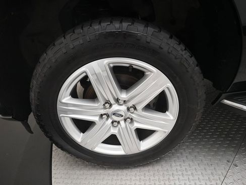 Used 2020 Ford Expedition Max XLT w/ Equipment Group 202A AWD/4WD image 27