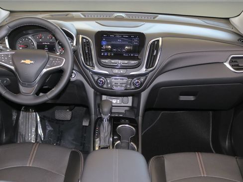 Used 2023 Chevrolet Equinox Premier FWD image 13