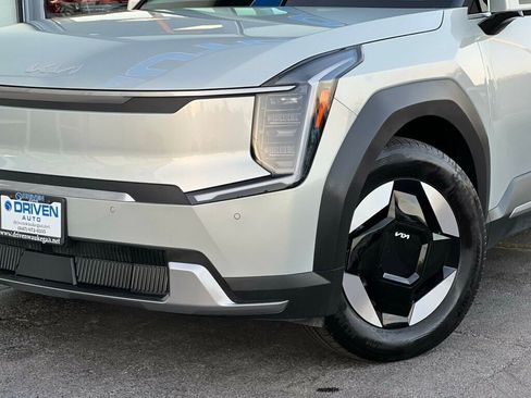 Used 2024 Kia EV9 Wind image 56