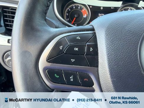 Used 2019 Jeep Cherokee Overland AWD/4WD image 28