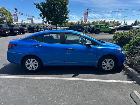 Used 2021 Nissan Versa S FWD image 5