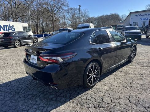 Used 2022 Toyota Camry SE image 7