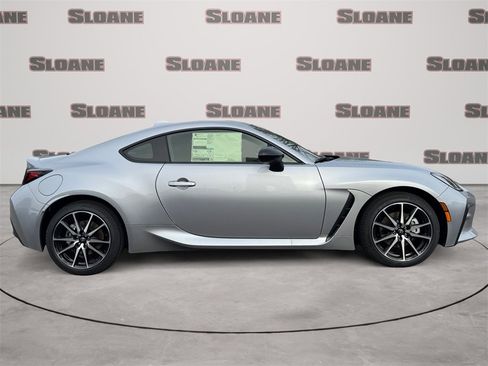 Used 2025 Toyota GR86 image 6