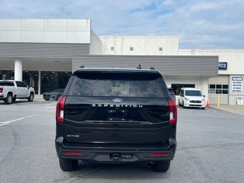 Used 2025 Ford Expedition Active RWD image 14