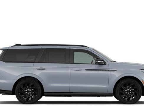 New 2026 Lincoln Navigator Reserve w/ Jet Appearance Package image 5