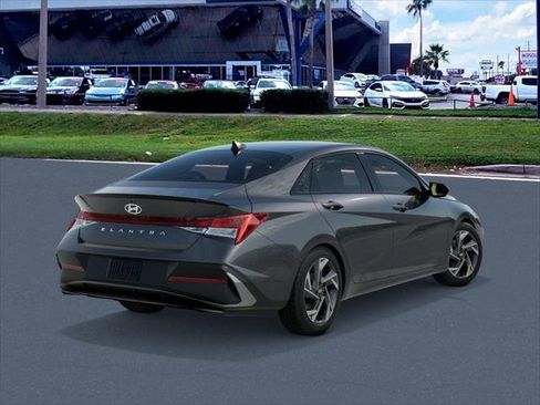 New 2026 Hyundai Elantra SEL Sport Premium FWD image 4