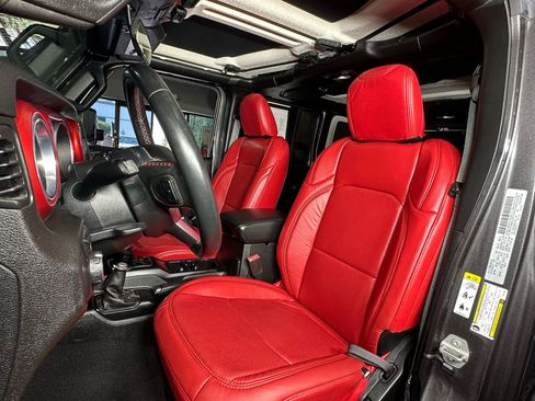 Used 2018 Jeep Wrangler Unlimited Rubicon image 17