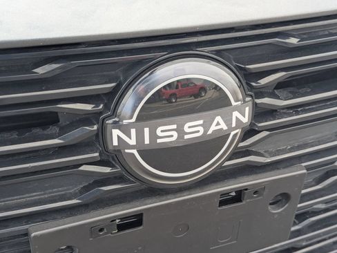 Used 2025 Nissan Altima 2.5 SV FWD image 11