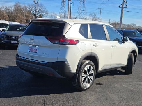 Used 2023 Nissan Rogue SV image 12