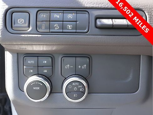 Used 2024 GMC Yukon Denali image 89