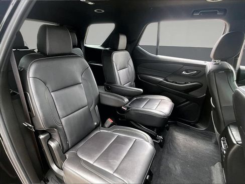 Used 2023 Chevrolet Traverse LT w/ LT Premium Package AWD/4WD image 29
