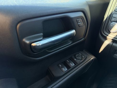 Used 2022 Chevrolet Silverado 1500 Custom image 12