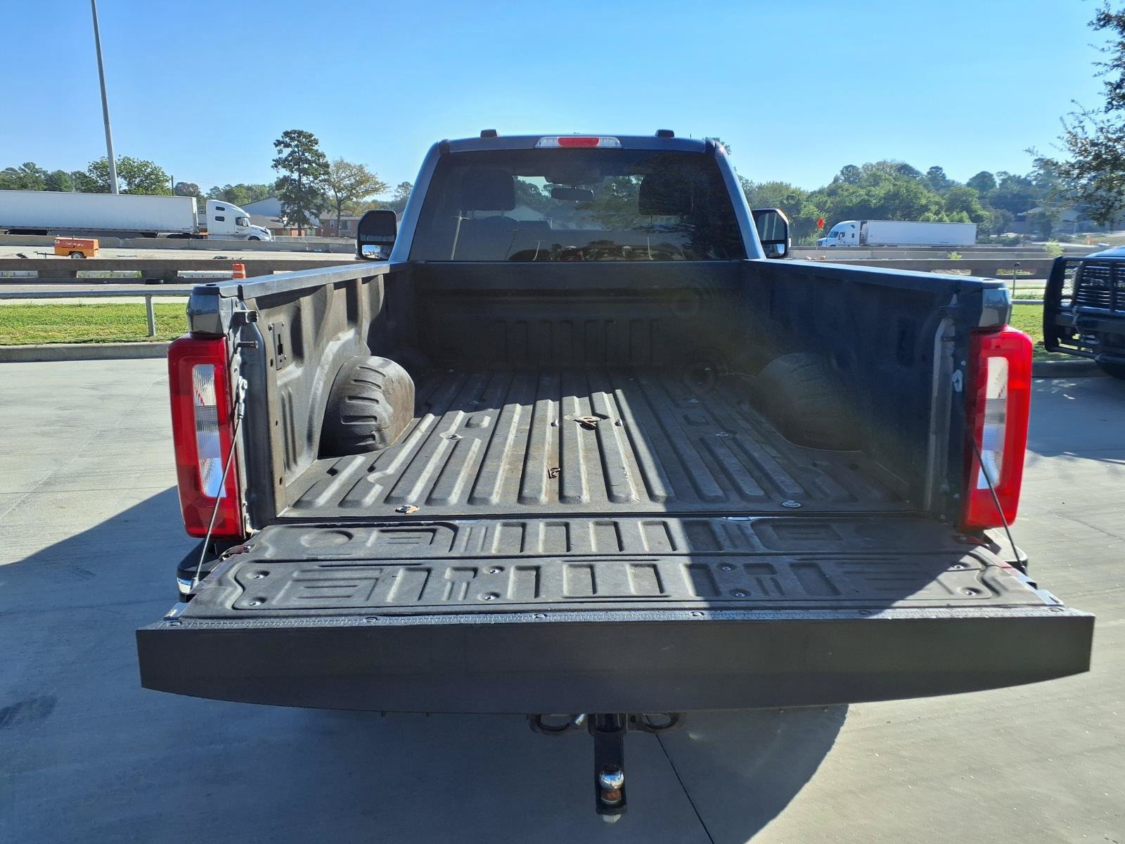 Used 2023 Ford F350 XLT w/ FX4 Off-Road Package AWD/4WD image 8