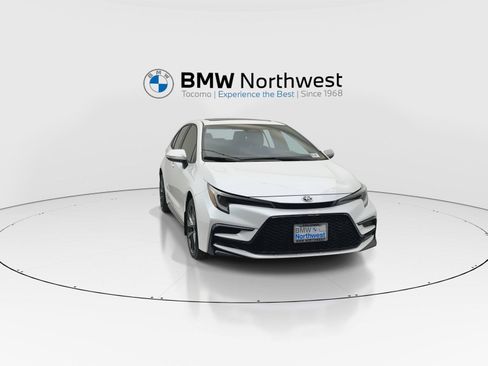 Used 2025 Toyota Corolla SE w/ SE Premium Package AWD/4WD image 7