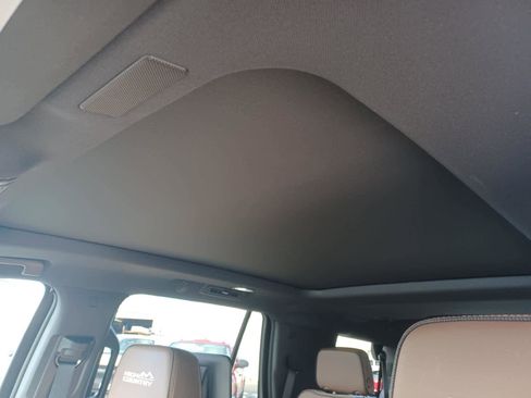 Used 2025 Chevrolet Tahoe High Country image 20