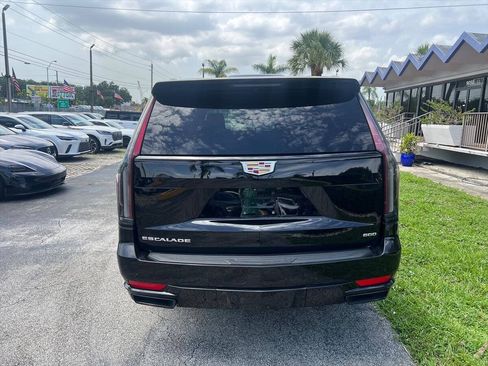 Used 2023 Cadillac Escalade ESV Sport AWD/4WD image 6