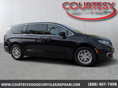 Certified 2025 Chrysler Pacifica Select