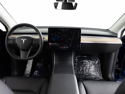 Used 2021 Tesla Model Y Long Range AWD/4WD image 33