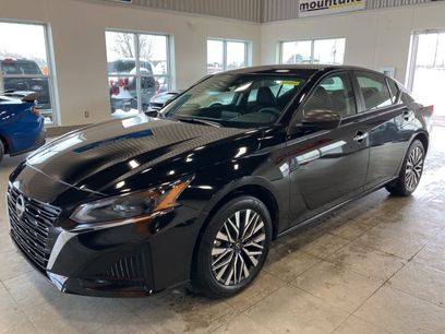 Used 2025 Nissan Altima 2.5 SV