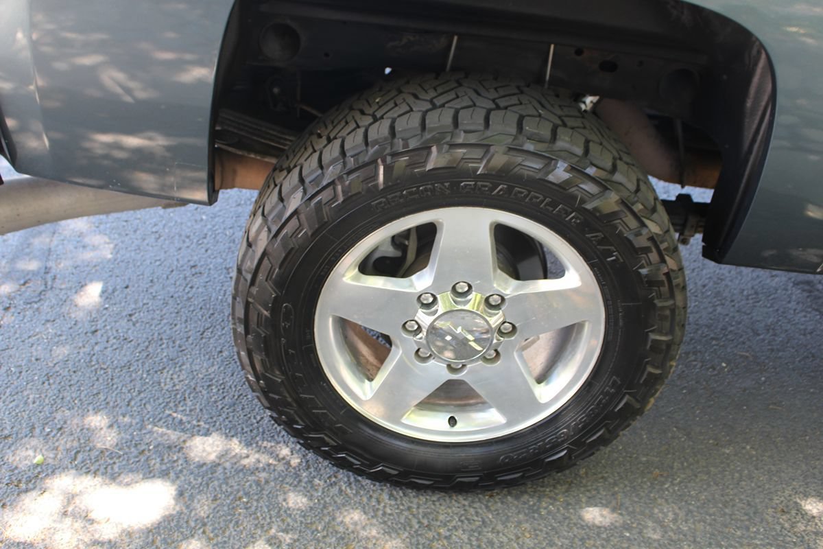Used 2013 Chevrolet Silverado 2500 LTZ w/ LTZ Plus Package AWD/4WD image 54