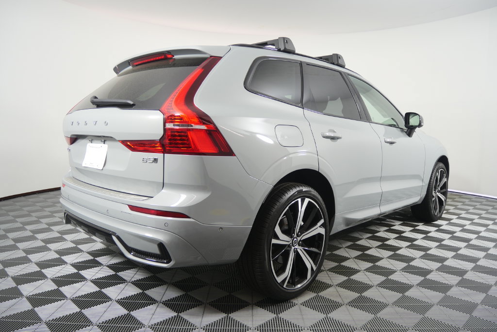 Used 2025 Volvo XC60 B5 Ultra w/ Protection Package Premier AWD/4WD image 4