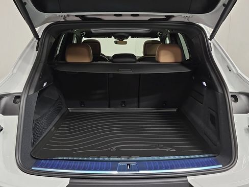 Certified 2026 Porsche Cayenne AWD/4WD image 25