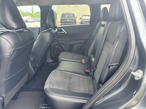 Used 2025 Mitsubishi Outlander SE FWD image 51