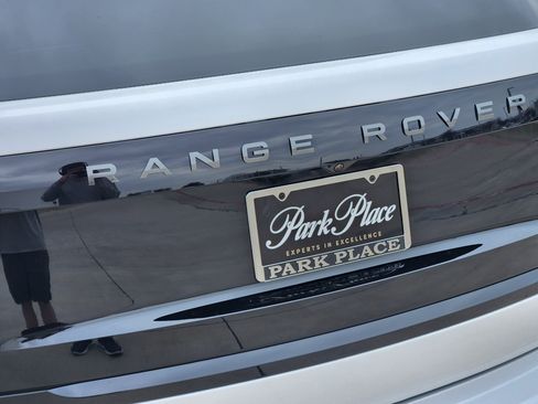 New 2026 Land Rover Range Rover Long Wheelbase SE image 12