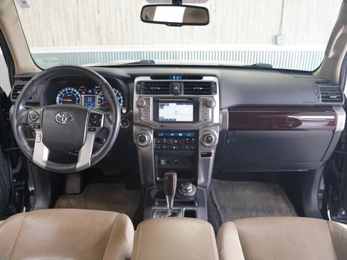 Used 2017 Toyota 4Runner Limited AWD/4WD image 18