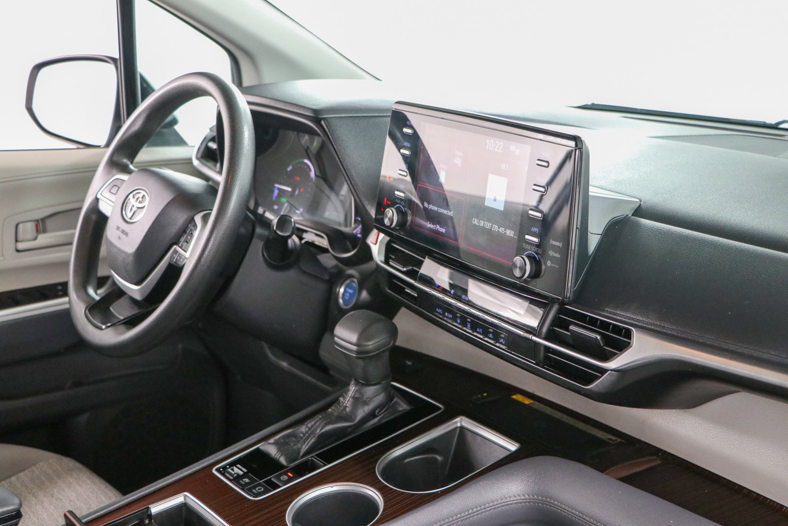 Used 2021 Toyota Sienna LE w/ LE Plus Package FWD image 27