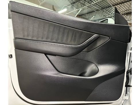 Used 2022 Tesla Model Y Performance image 19