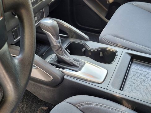 Used 2023 Nissan Frontier SV image 19