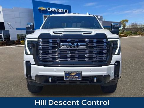 Used 2025 GMC Sierra 2500 Denali Ultimate w/ Snow Plow Prep/Camper Package AWD/4WD image 24
