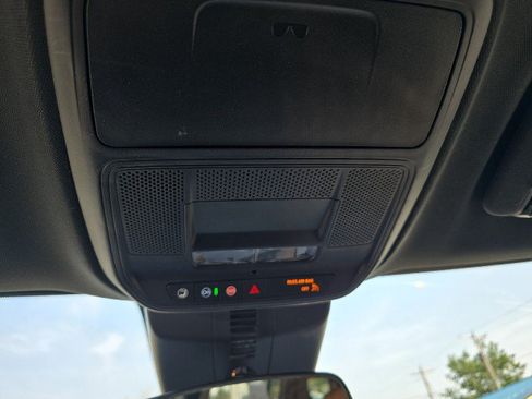 Used 2024 Chevrolet Traverse Z71 w/ LPO, Floor Liner Package AWD/4WD image 32