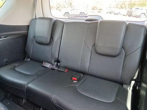 Used 2022 Nissan Armada Platinum w/ Captain's Chairs Package RWD image 32