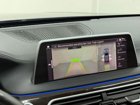 Used 2020 BMW 750i xDrive image 17