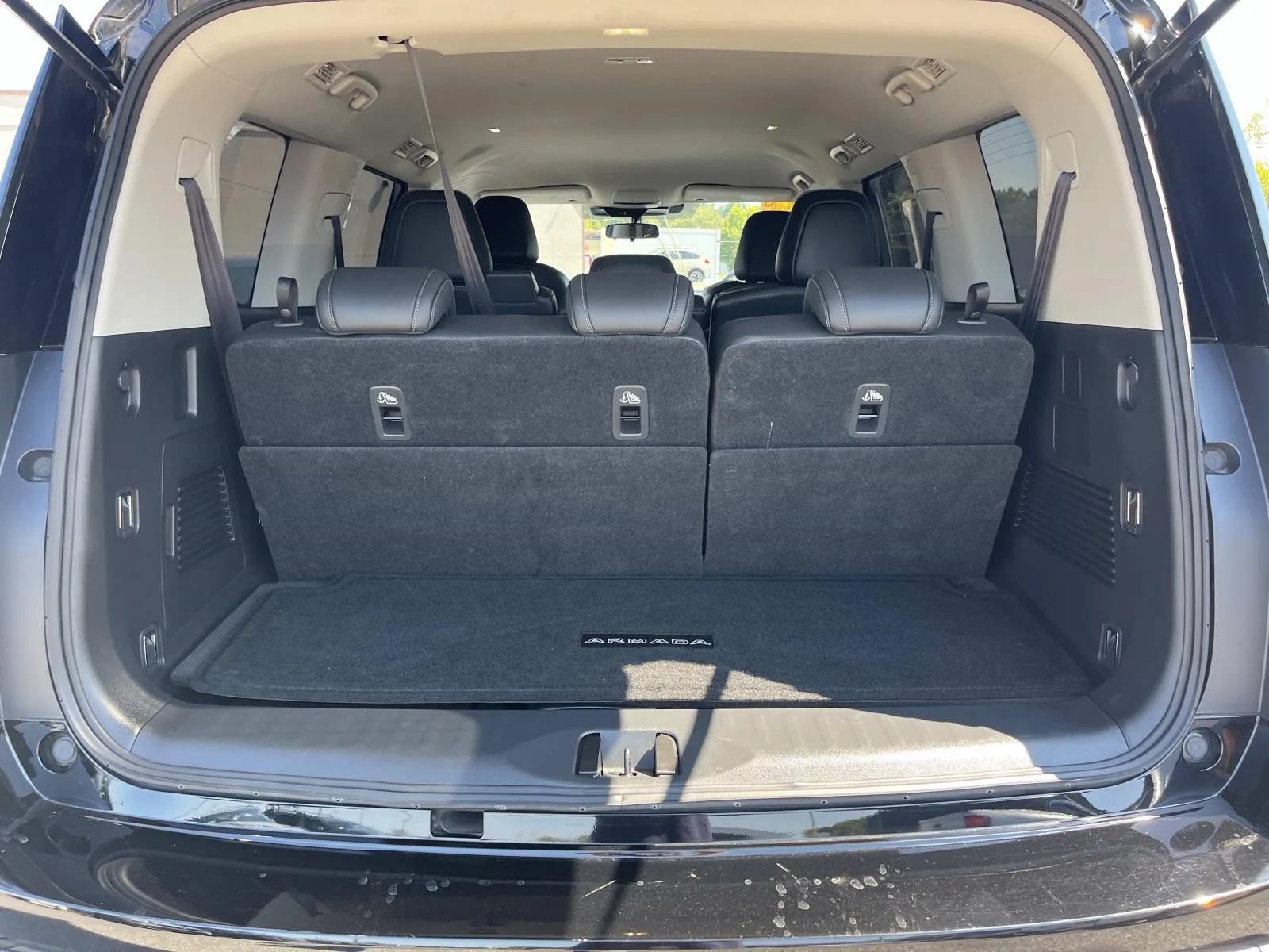 Used 2025 Nissan Armada SV RWD image 19