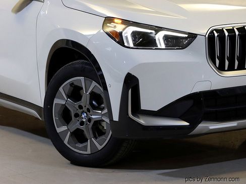 Used 2025 BMW X1 xDrive28i w/ Premium Package image 3