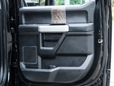Used 2019 Ford F250 Lariat w/ Lariat Ultimate Package AWD/4WD image 33