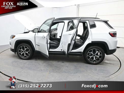 New 2026 Jeep Compass Limited AWD/4WD image 35