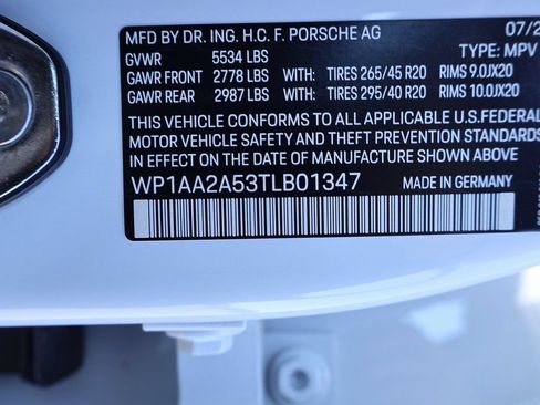 Certified 2026 Porsche Macan AWD/4WD image 37