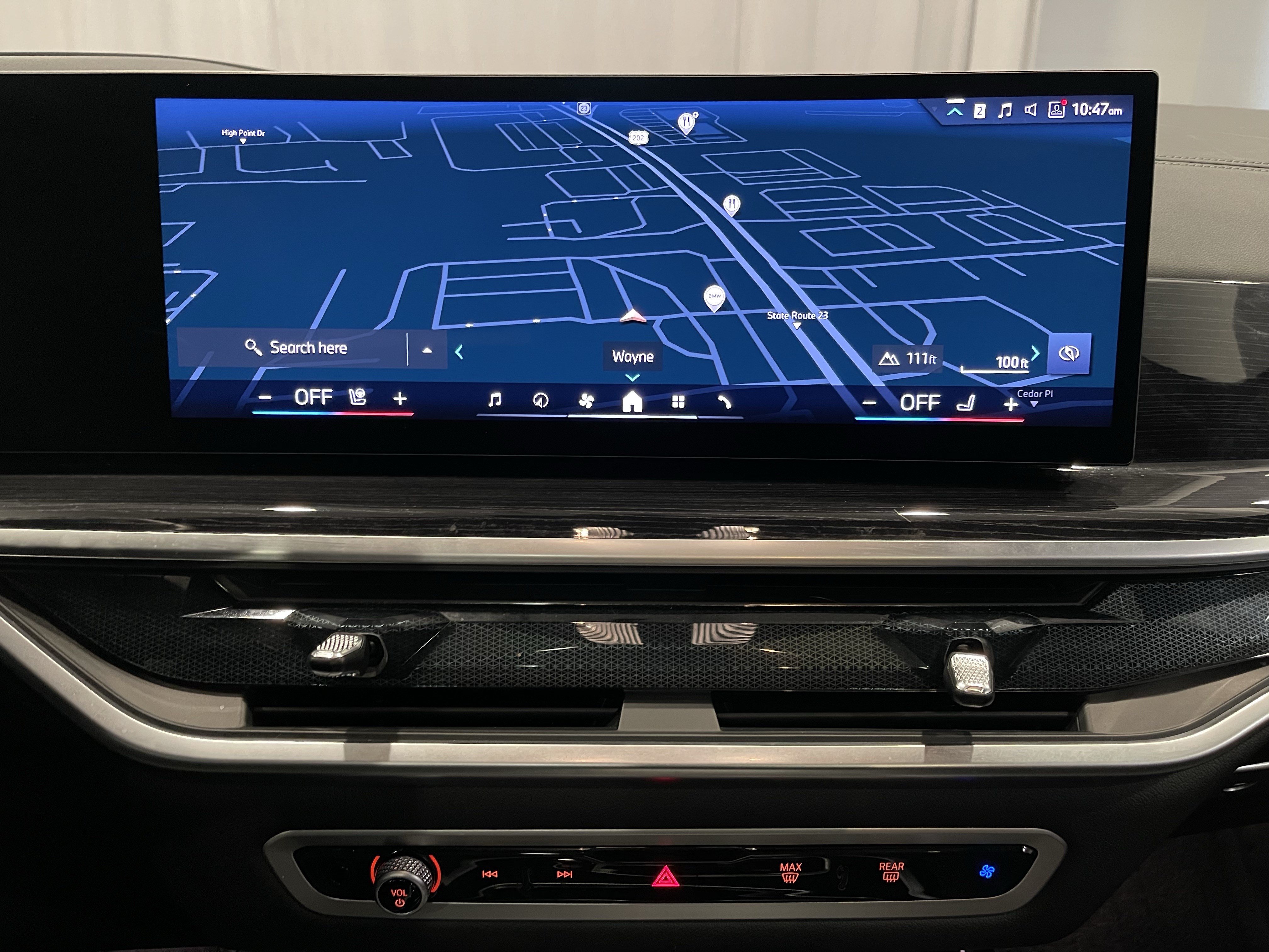 Certified 2025 BMW X7 xDrive40i w/ M Sport Package AWD/4WD image 22