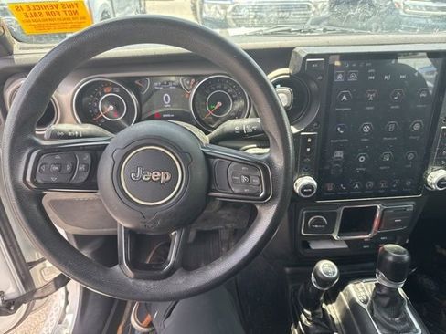 Used 2018 Jeep Wrangler Unlimited Sport AWD/4WD image 10