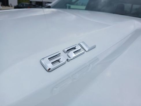 Used 2025 Chevrolet Silverado 1500 High Country w/ High Country Premium Package AWD/4WD image 10