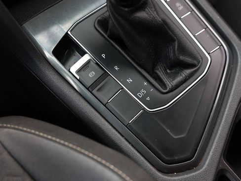 Used 2021 Volkswagen Tiguan S FWD image 37