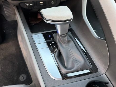 Used 2024 Hyundai Elantra SEL FWD image 21