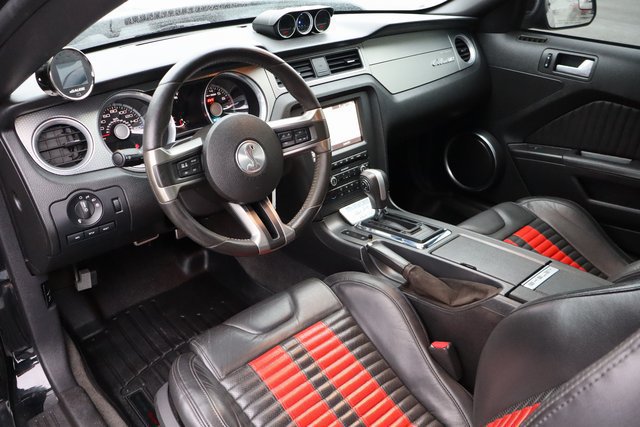 Used 2012 Ford Mustang Shelby GT500 w/ SVT Performance Pkg RWD image 4