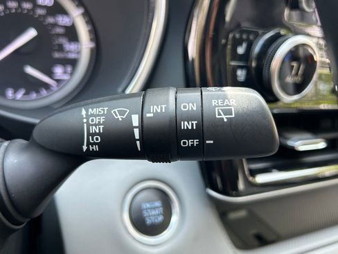 Used 2021 Toyota Highlander Limited image 54