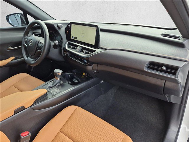 Used 2024 Lexus UX 250h FWD w/ Premium Package image 22