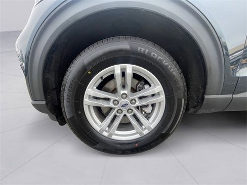 Used 2023 Ford Explorer XLT w/ Equipment Group 202A image 10